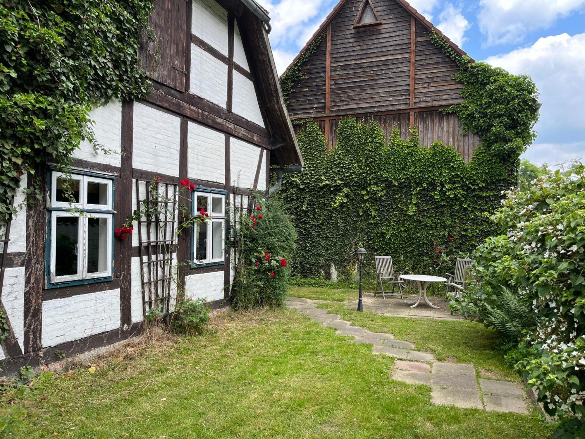 „Altes Forsthaus“ Am Schloss Uelzen Exterior photo